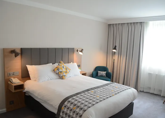 Holiday Inn London - Gatwick Airport By IhgAirport Hotel