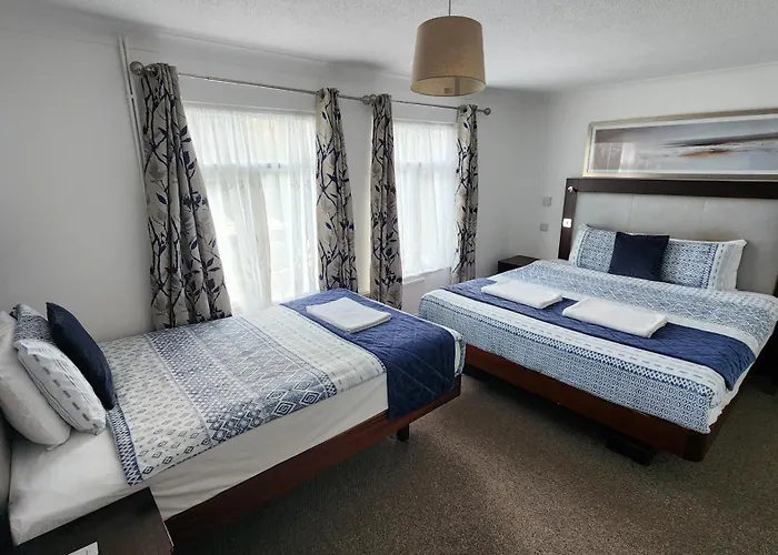 Gatwick Castle B&B Horley 